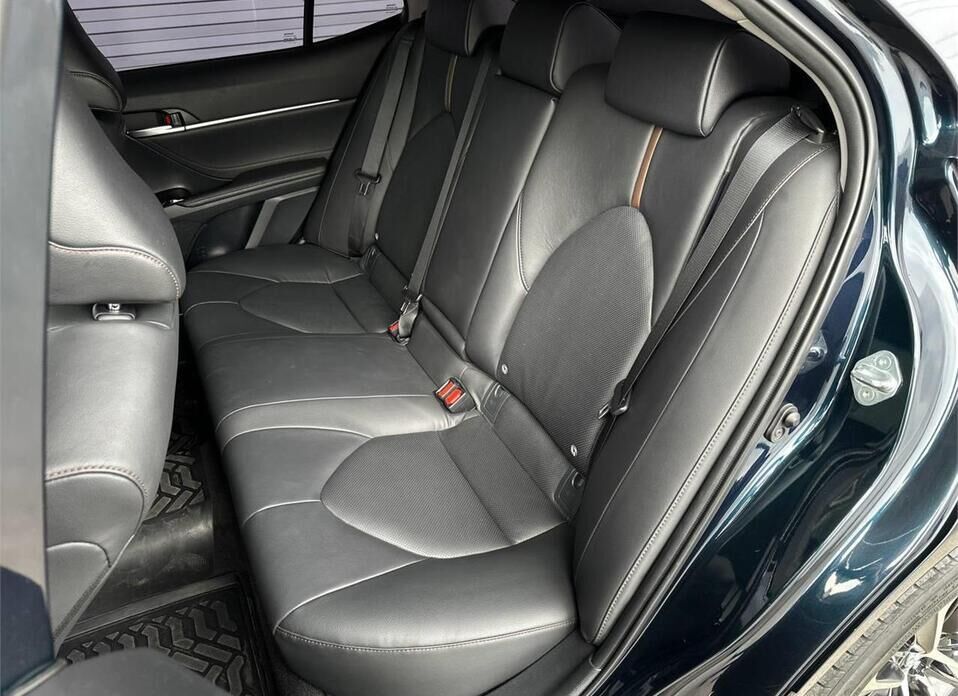Toyota Camry 2.5 AT (181 л.с.)