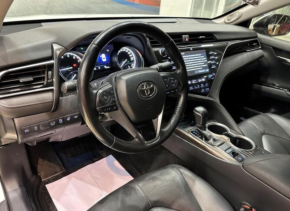 Toyota Camry, VIII (XV70) 2.5 AT (181 л.с.)