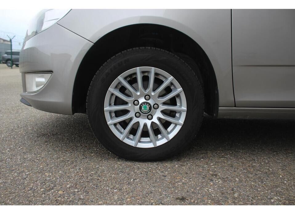 Skoda Fabia, II 1.4 MT (86 л.с.)