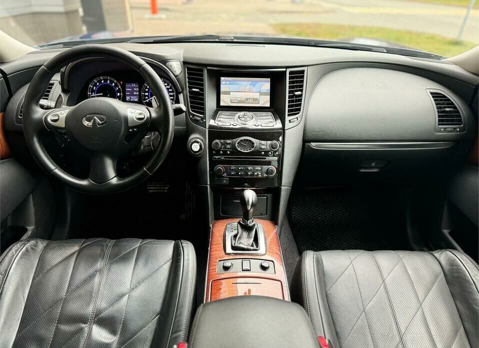 Infiniti QX70 3.7 AT (333 л.с.) 4WD