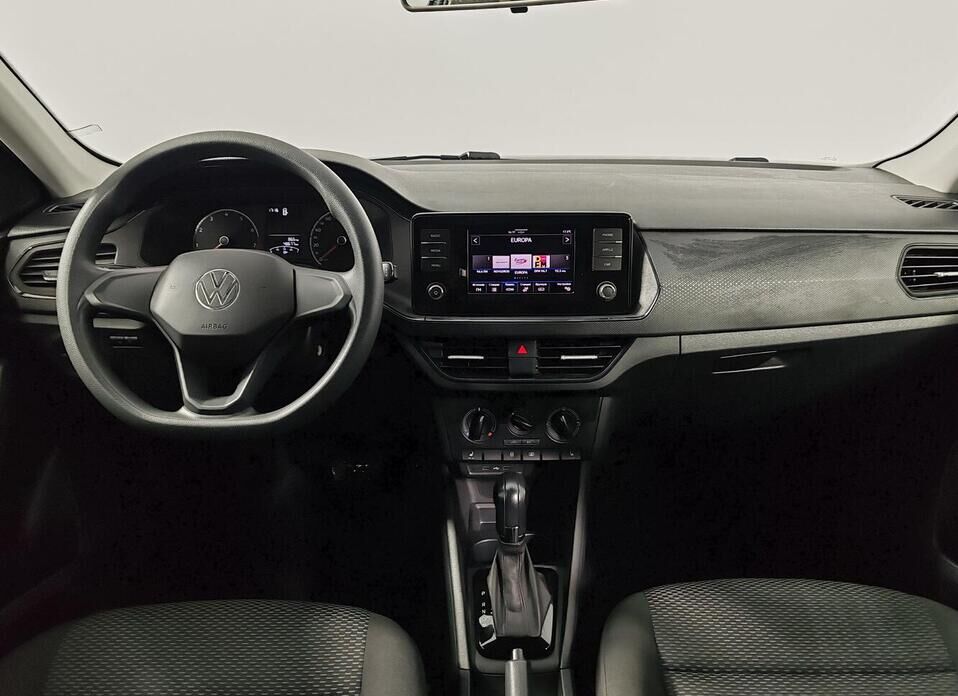 Volkswagen Polo, VI 1.6 AT (110 л.с.)