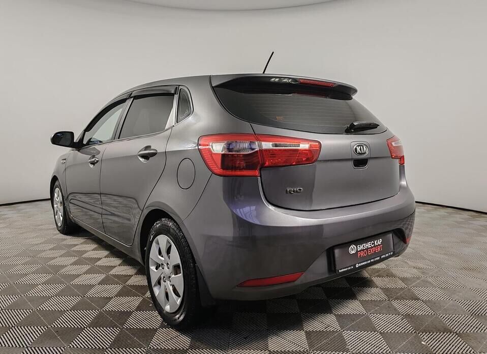 Kia Rio, III 5-speed 1.6 MT (123 л.с.)