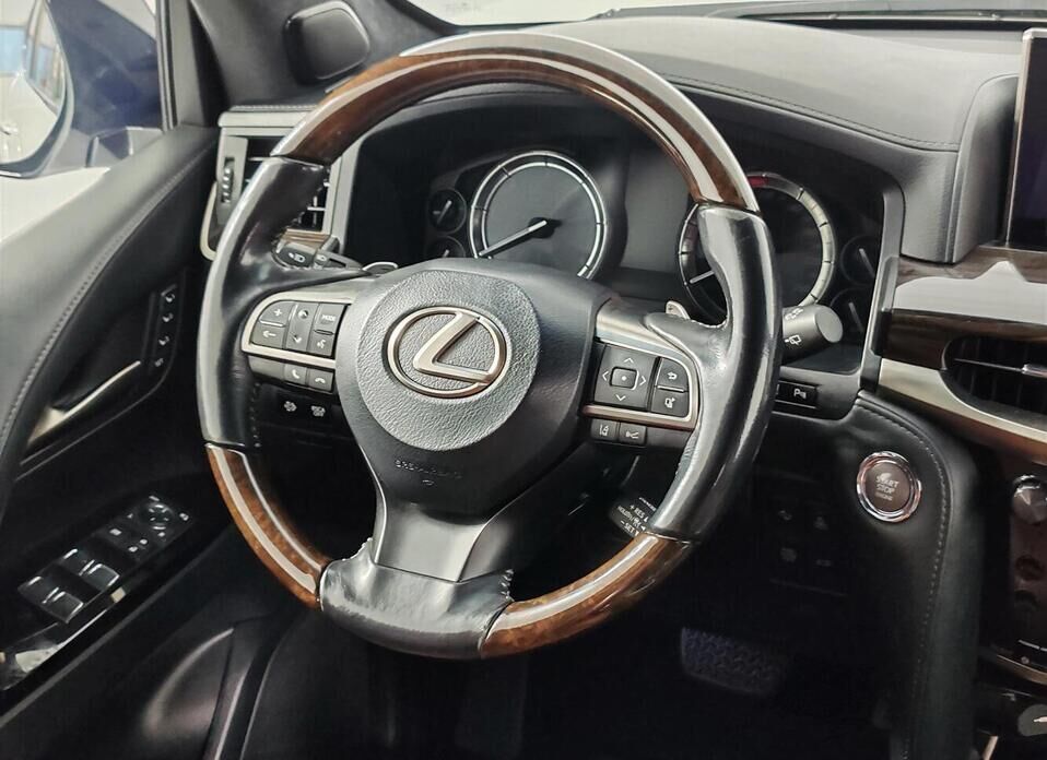 Lexus LX 450d 4.5d AT (272 л.с.) 4WD