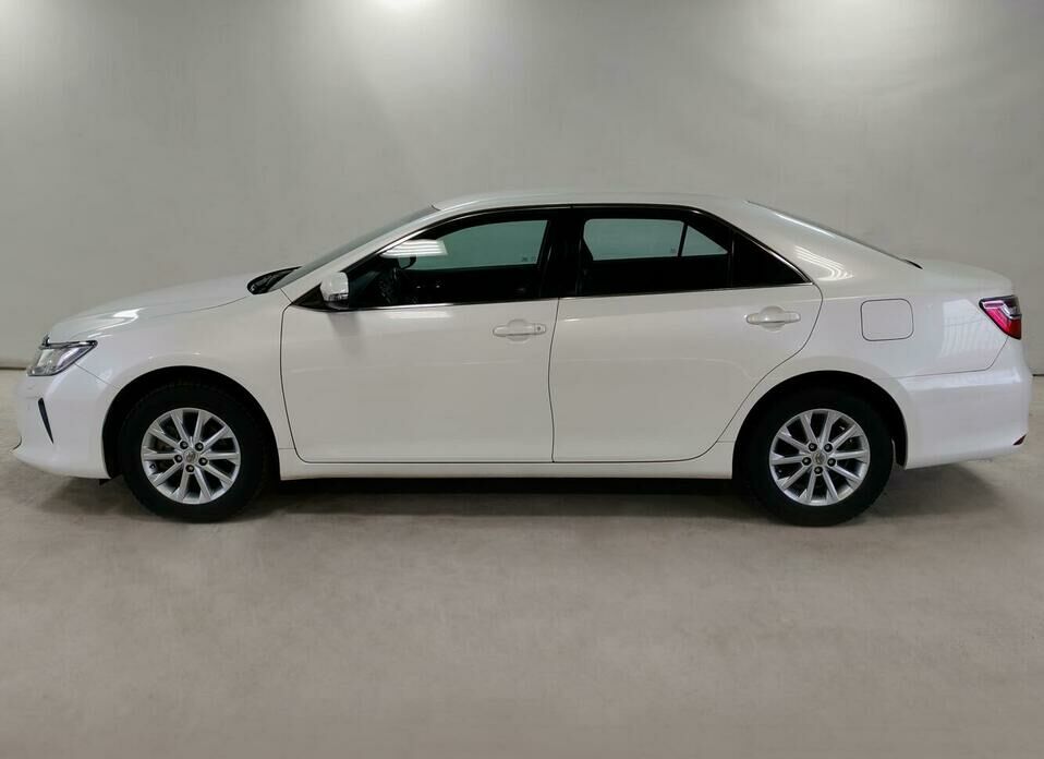 Toyota Camry 2.5 AT (181 л.с.)