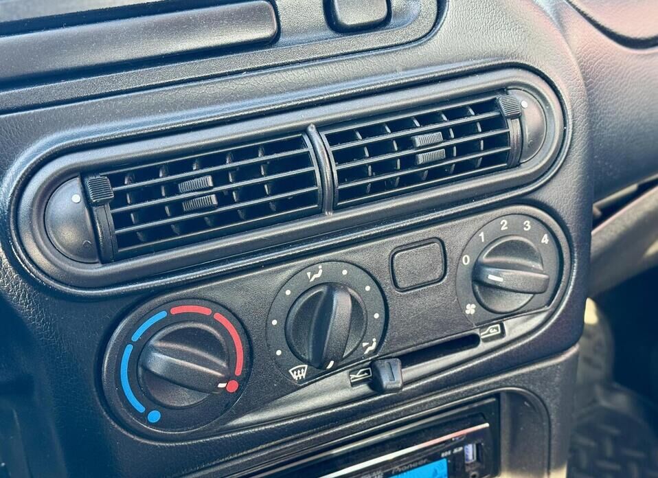 Chevrolet Niva, I Рестайлинг 1.7 MT (80 л.с.) 4WD