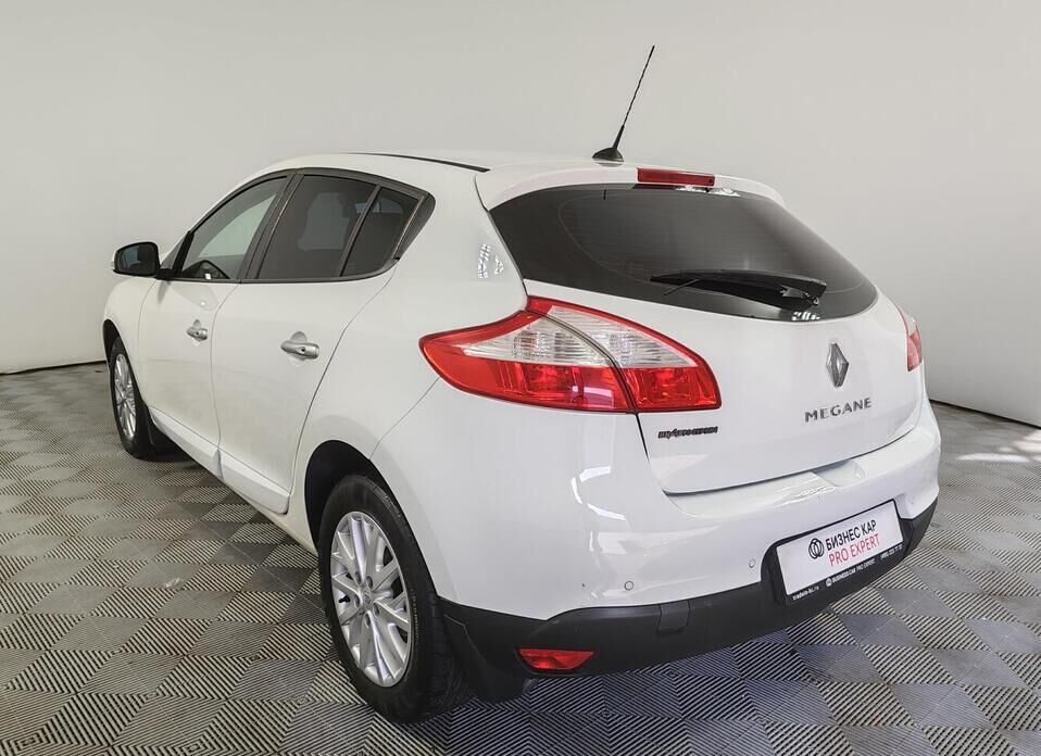 Renault Megane 1.6 CVT (114 л.с.)