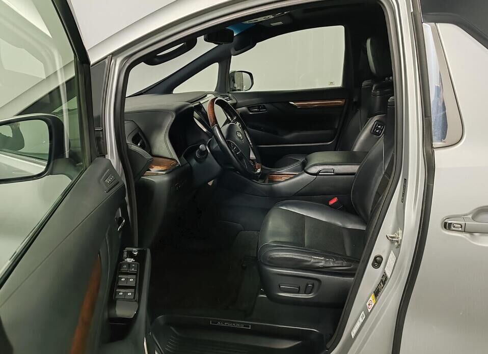 Toyota Alphard, III 3.5 AT (275 л.с.)