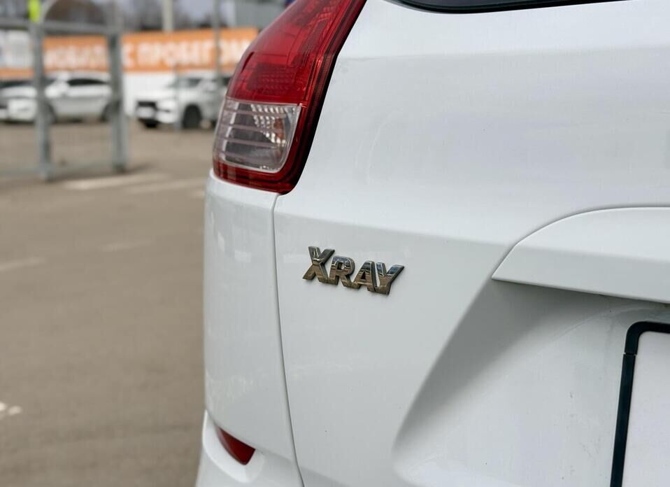 LADA (ВАЗ) XRAY, I 1.6 MT (110 л.с.)