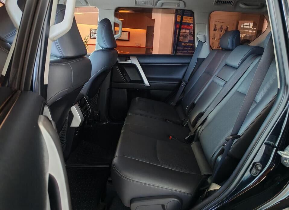 Toyota Land Cruiser Prado, 150 Series Рестайлинг 2 2.8d AT (177 л.с.) 4WD