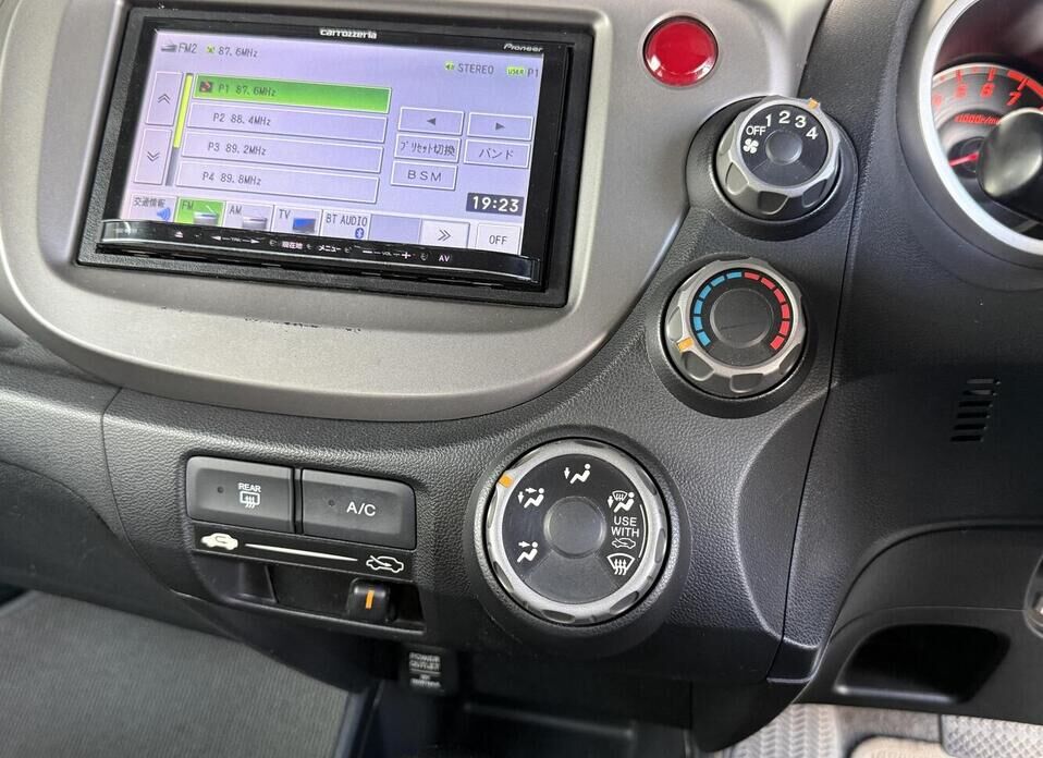 Honda Fit, II 1.3 CVT (99 л.с.)