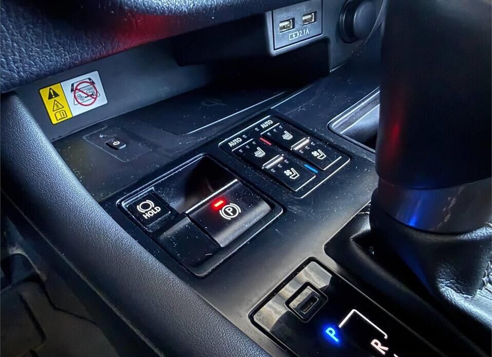 Lexus RX, IV Рестайлинг 300 2.0 AT (238 л.с.) 4WD