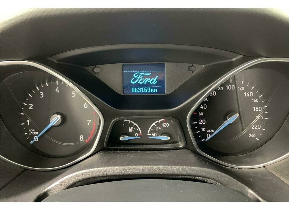 Ford Focus 1.6 MT (105 л.с.)