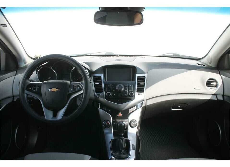 Chevrolet Cruze 1.8 MT (141 л.с.)