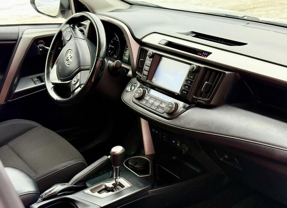 Toyota RAV4, IV (XA40) Рестайлинг 2.5 AT (180 л.с.) 4WD