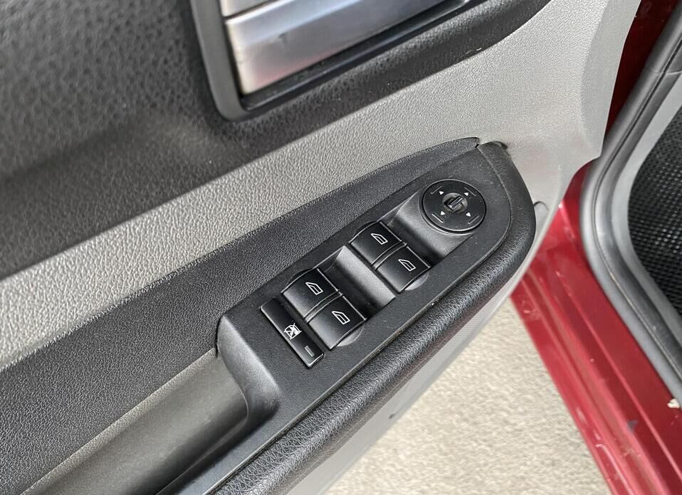 Ford Focus, II Рестайлинг 1.8 MT (125 л.с.)