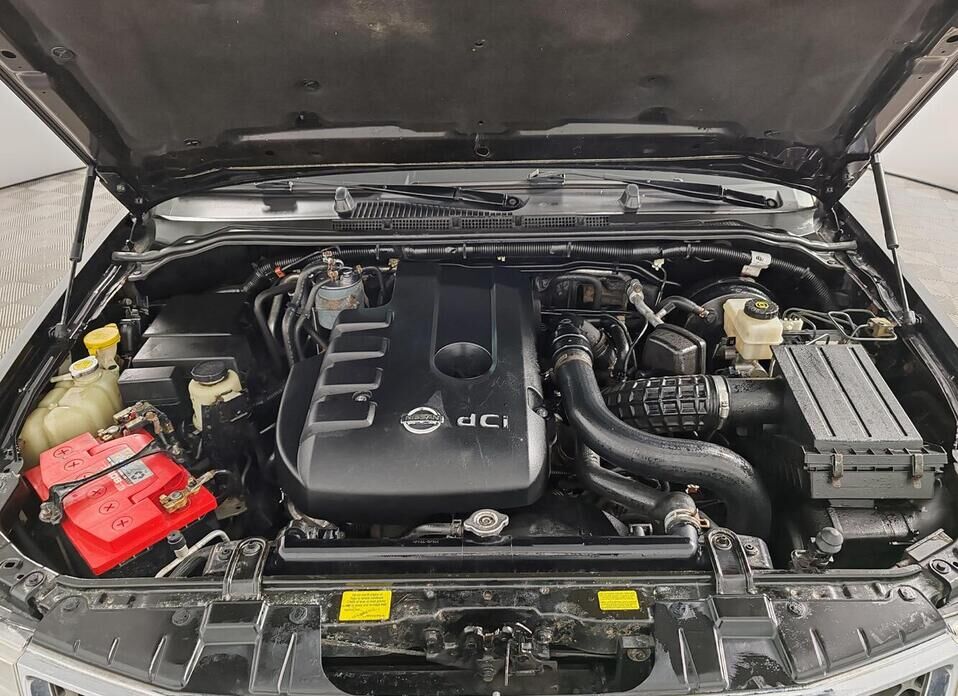 Nissan Navara (Frontier) 2.5d AT (174 л.с.) 4WD