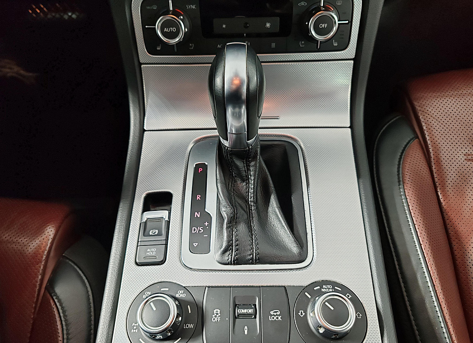 Volkswagen Touareg, II 3.0d AT (245 л.с.) 4WD