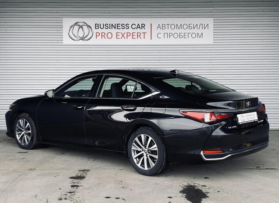 Lexus ES, VII 250 2.5 AT (200 л.с.)
