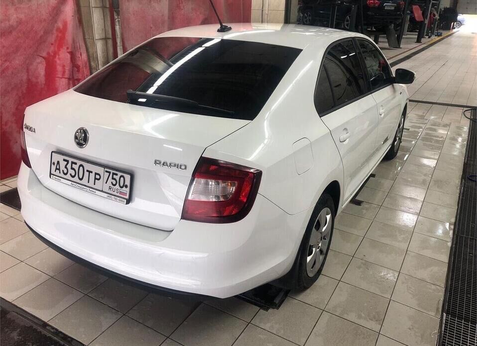 Skoda Rapid 1.6 AT (110 л.с.)