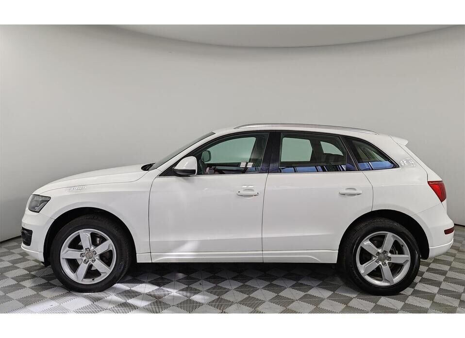 Audi Q5, I (8R) 2.0 AMT (211 л.с.) 4WD