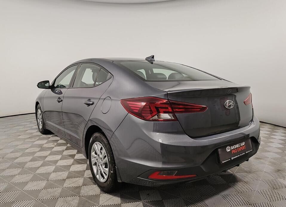 Hyundai Elantra, VI (AD) Рестайлинг 1.6 AT (128 л.с.)