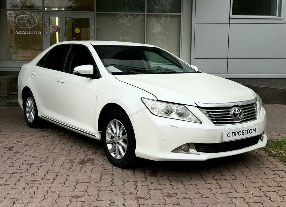 Toyota Camry 2.5 AT (181 л.с.)