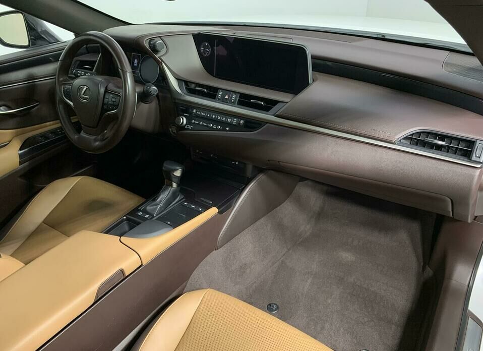 Lexus ES 250 2.5 AT (200 л.с.)