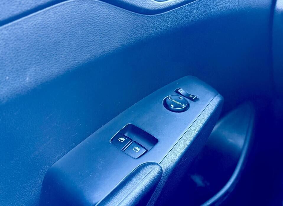 Hyundai Solaris, II 1.6 AT (123 л.с.)