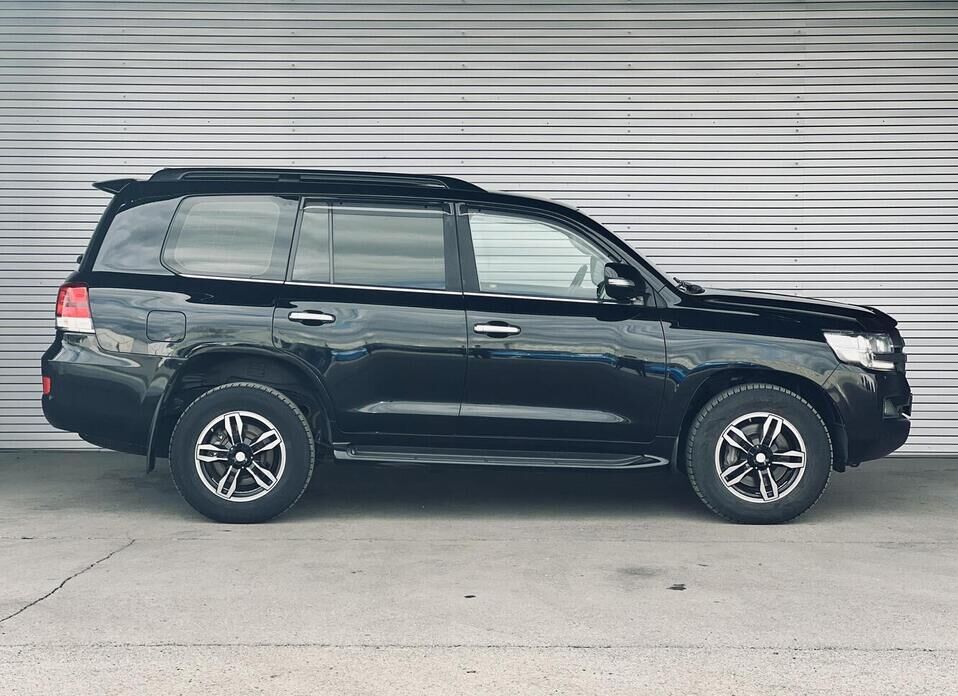 Toyota Land Cruiser, 200 Series Рестайлинг 2 4.5d AT (249 л.с.) 4WD