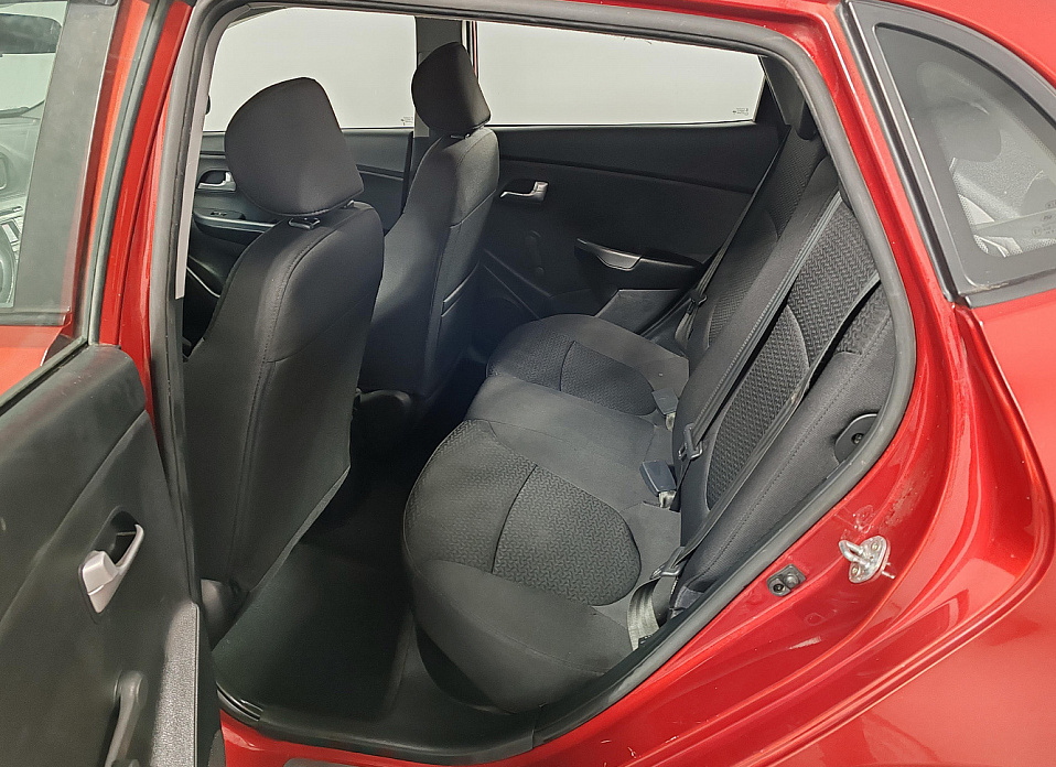 Kia Rio, III Рестайлинг 1.6 AT (123 л.с.)
