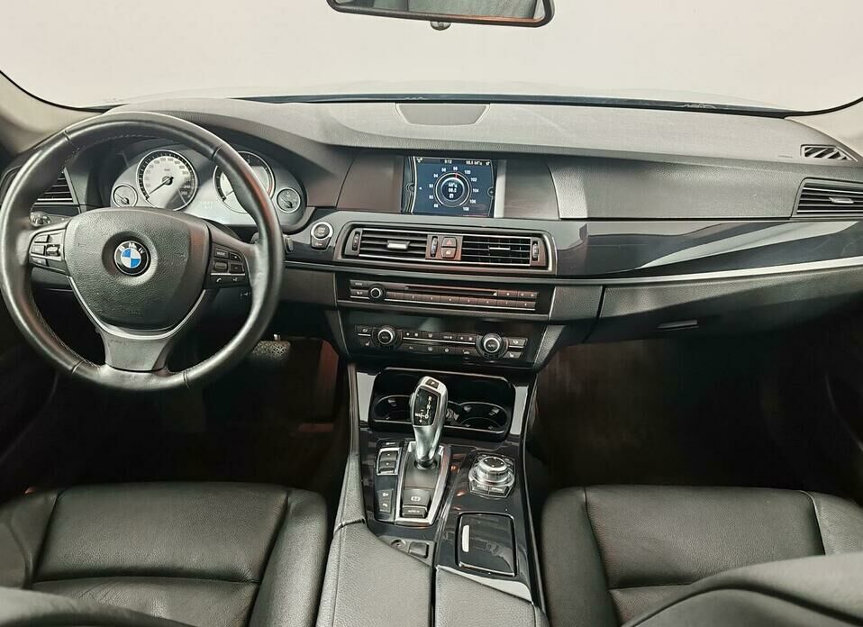 BMW 5 серии 528i 3.0 AT (258 л.с.) 4WD