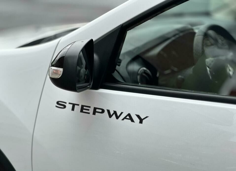 Renault Logan Stepway 1.6 CVT (113 л.с.)