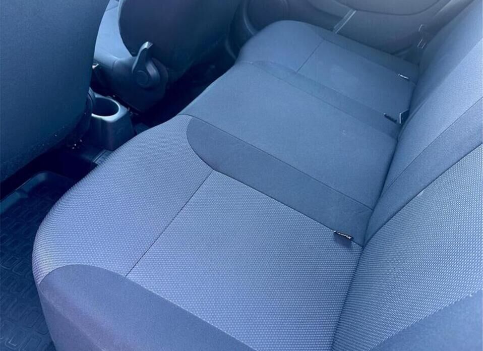 Renault Logan, II Рестайлинг 1.6 MT (82 л.с.)