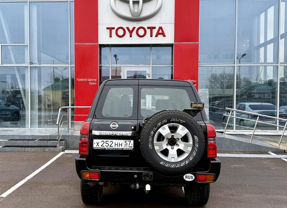 Nissan Patrol, V (Y61) Рестайлинг 3.0d AT (160 л.с.) 4WD