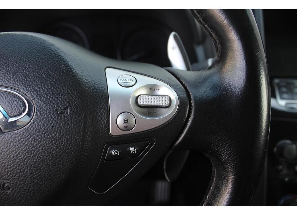 Infiniti FX FX37 3.7 AT (333 л.с.) 4WD