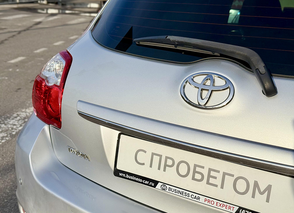 Toyota Auris, I Рестайлинг 1.6 MT (132 л.с.)