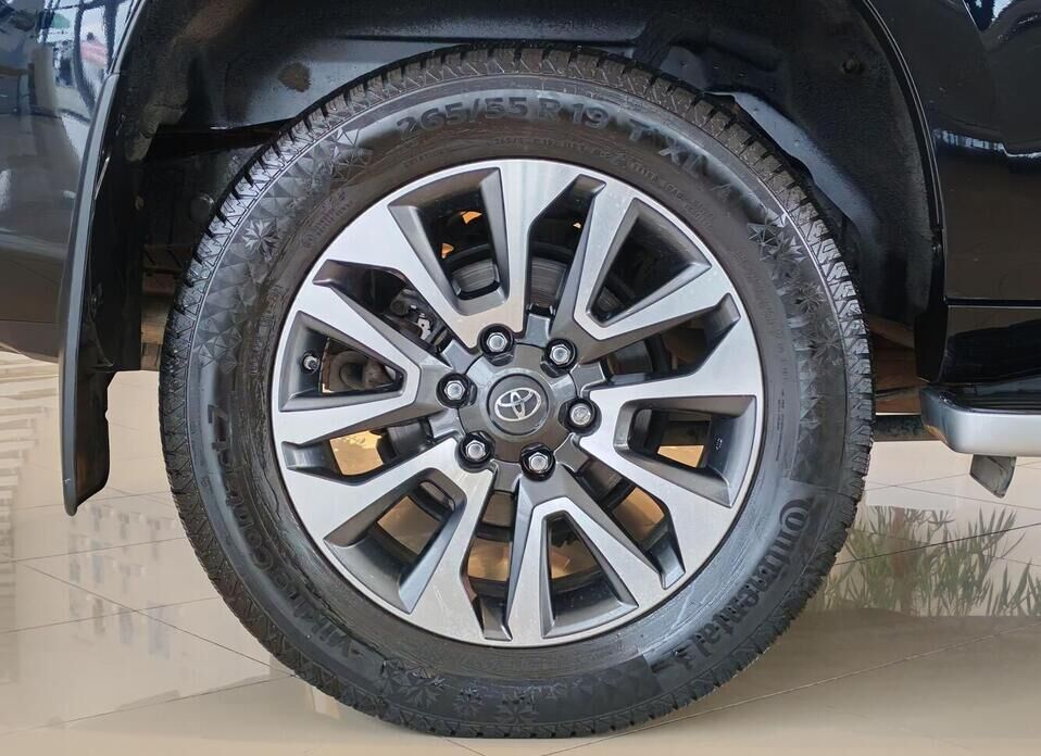 Toyota Land Cruiser Prado, 150 Series Рестайлинг 3 2.8d AT (200 л.с.) 4WD