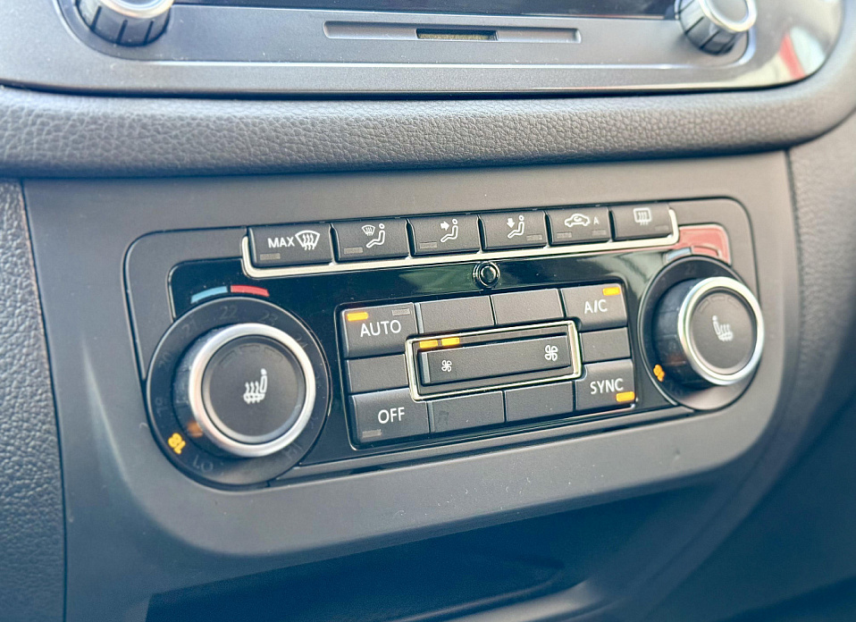 Volkswagen Tiguan, I Рестайлинг 2.0d AT (140 л.с.) 4WD