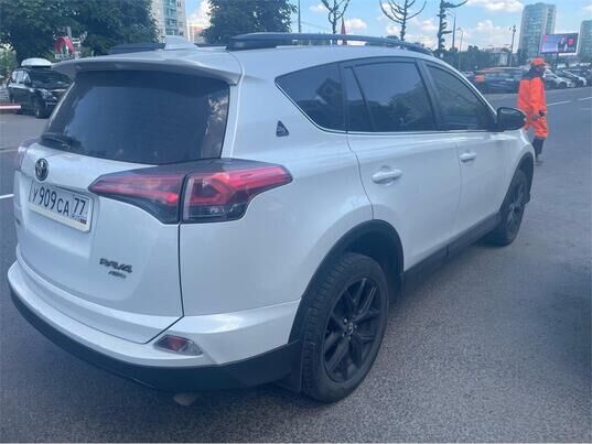 Toyota RAV4, 2019&nbsp;г., 129&nbsp;176&nbsp;км