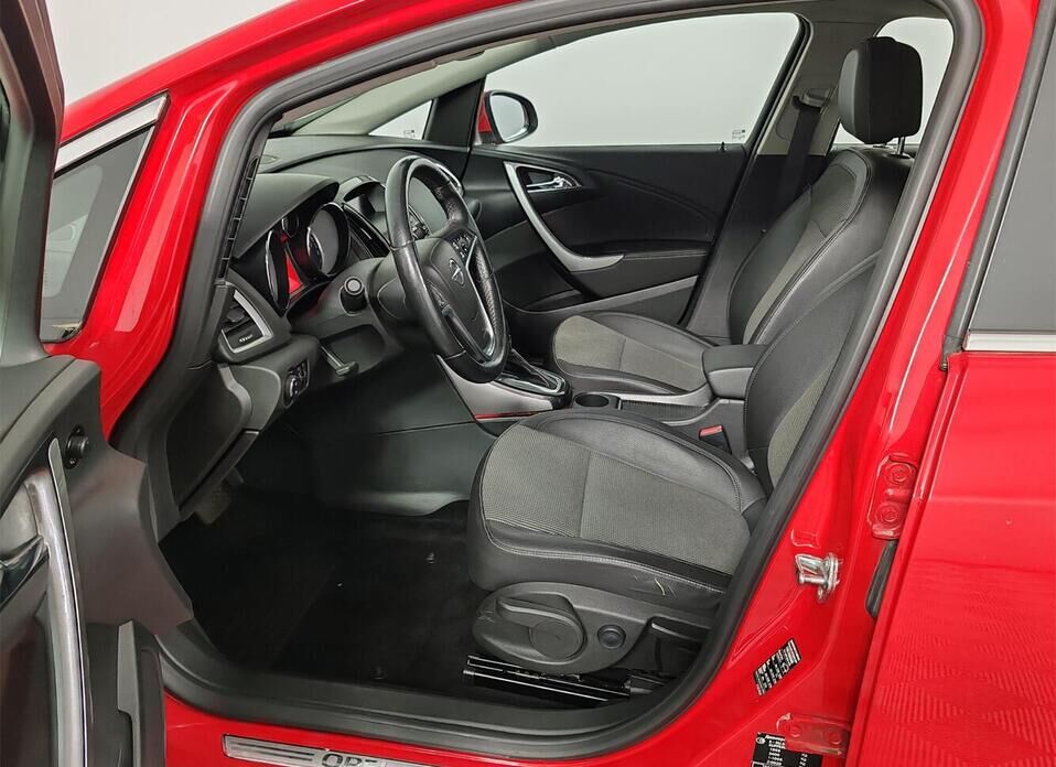 Opel Astra, J Рестайлинг 1.4 AT (140 л.с.)