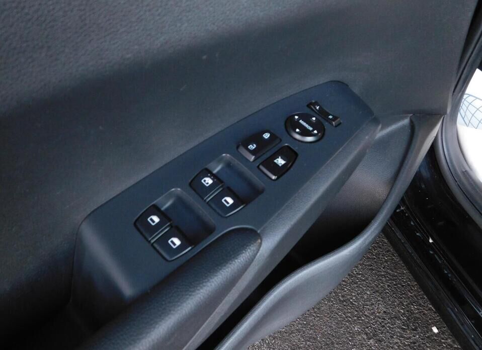 Hyundai Solaris, II Рестайлинг 1.6 MT (123 л.с.)