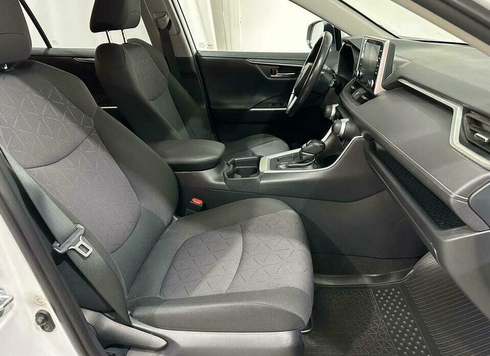 Toyota RAV4 2.0 CVT (149 л.с.)