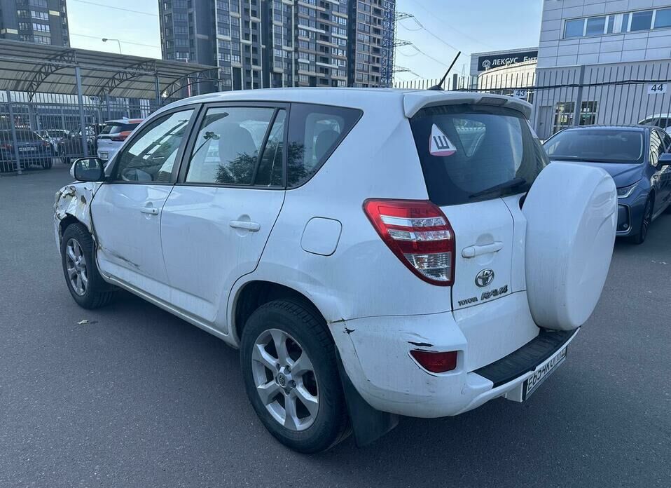 Toyota RAV4 2.0 CVT (158 л.с.)