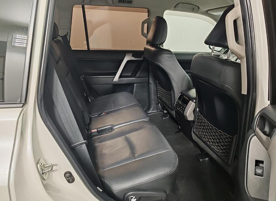 Toyota Land Cruiser Prado, 150 Series Рестайлинг 3 2.8d AT (200 л.с.) 4WD