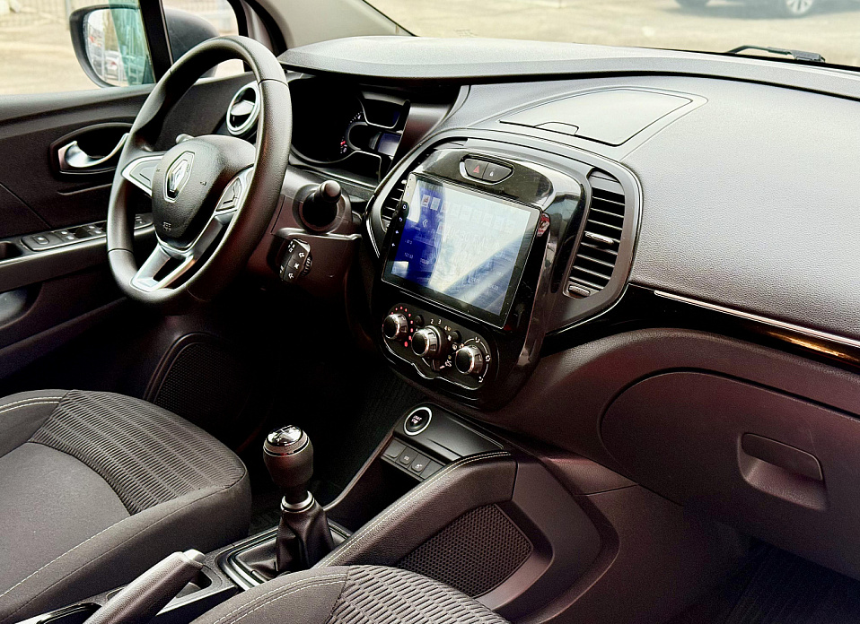 Renault Kaptur, I Рестайлинг 1.6 MT (114 л.с.)