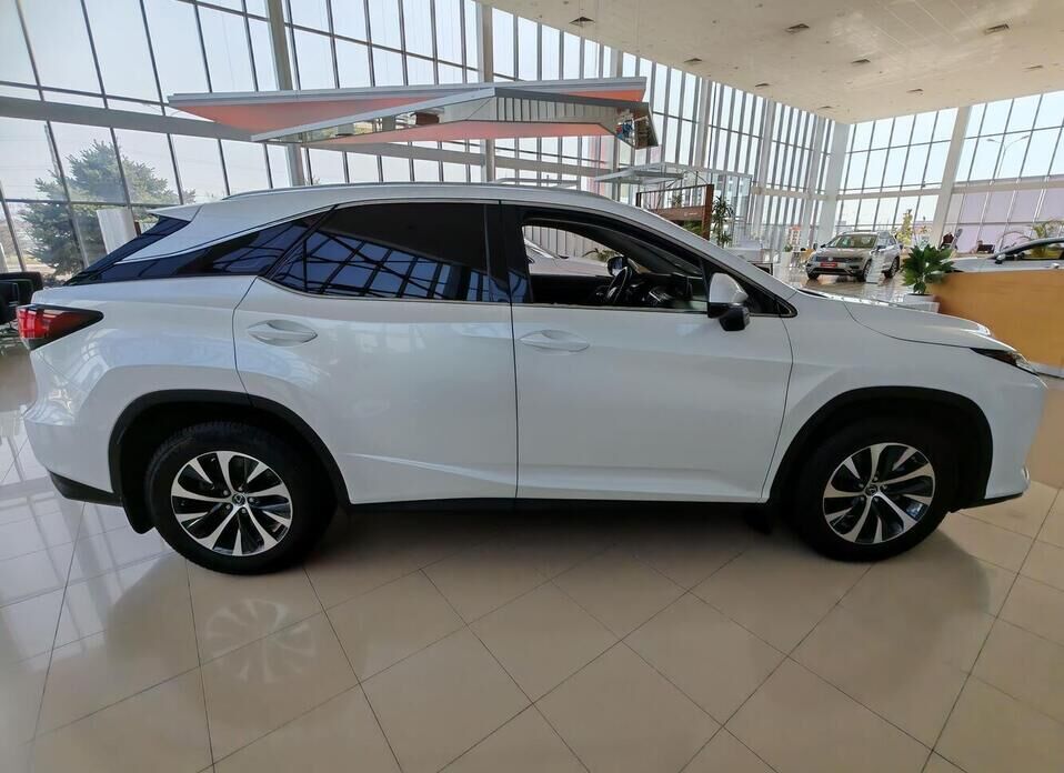 Lexus RX, IV Рестайлинг 300 2.0 AT (238 л.с.) 4WD