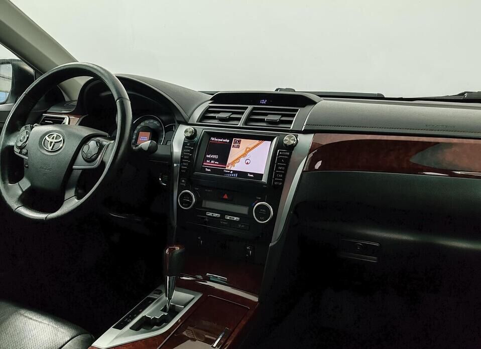 Toyota Camry, VII (XV50) 2.5 AT (181 л.с.)