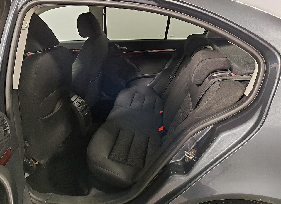 Skoda Octavia, II (A5) Рестайлинг 1.6 MT (102 л.с.)