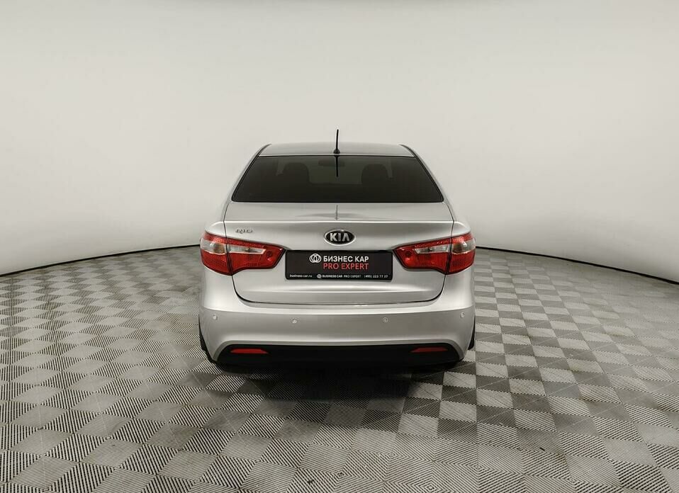 Kia Rio 5-speed 1.6 MT (123 л.с.)