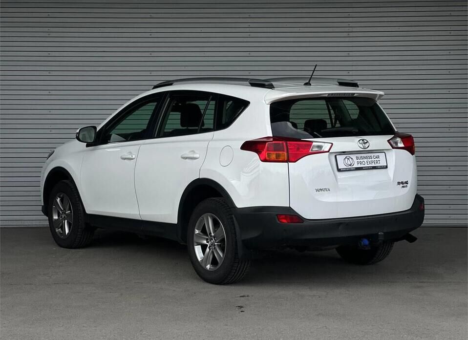 Toyota RAV4 2.2d AT (149 л.с.) 4WD